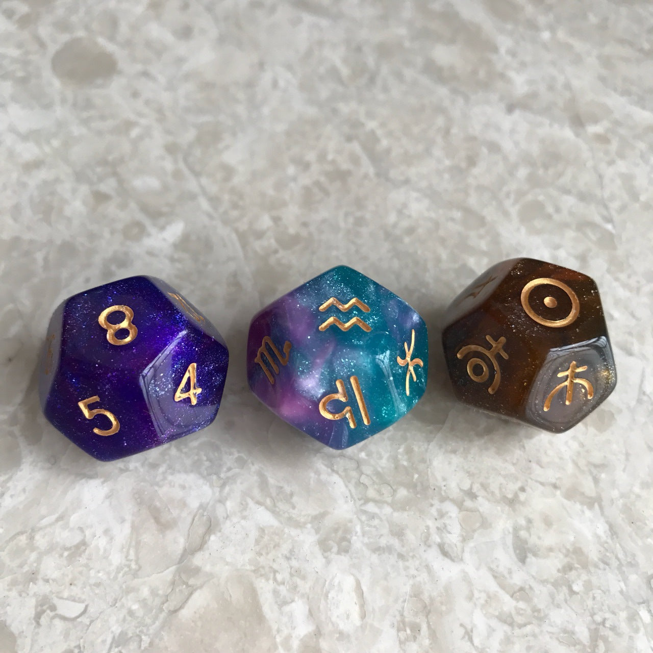 12-face dice