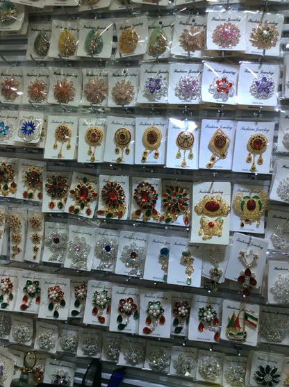 Fashionable Dog Pin Accessory - Image 3