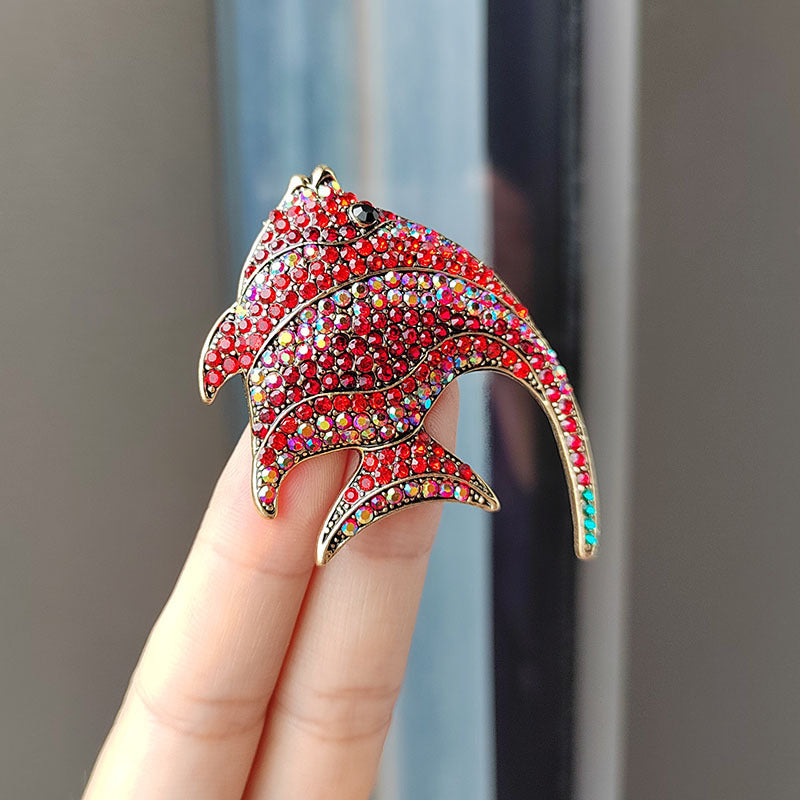 Colorful animal pin for stylish outfits - image 2