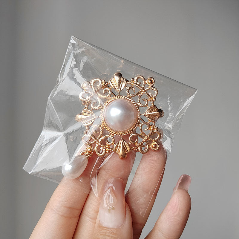 Ornate alloy brooch - image 3