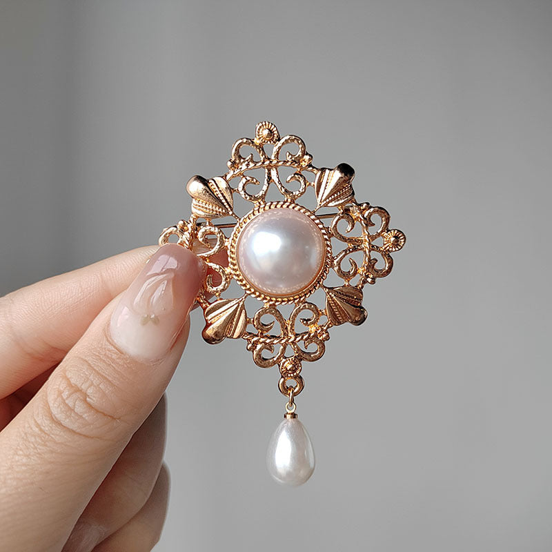 Unique pearl accented brooch - image 5