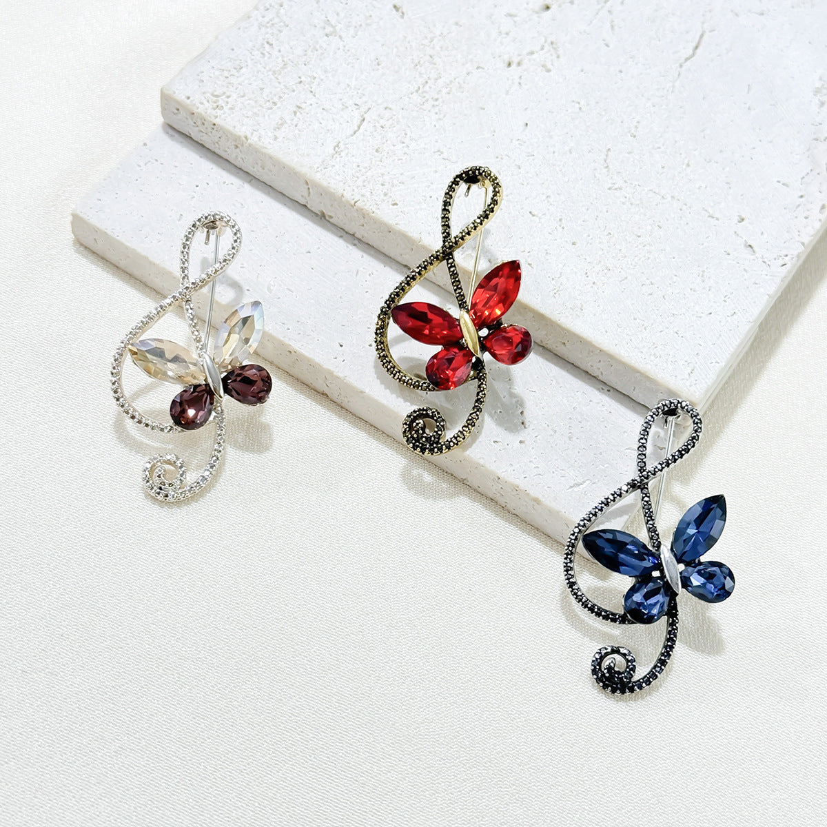 Vintage Style Crystal Brooch 7