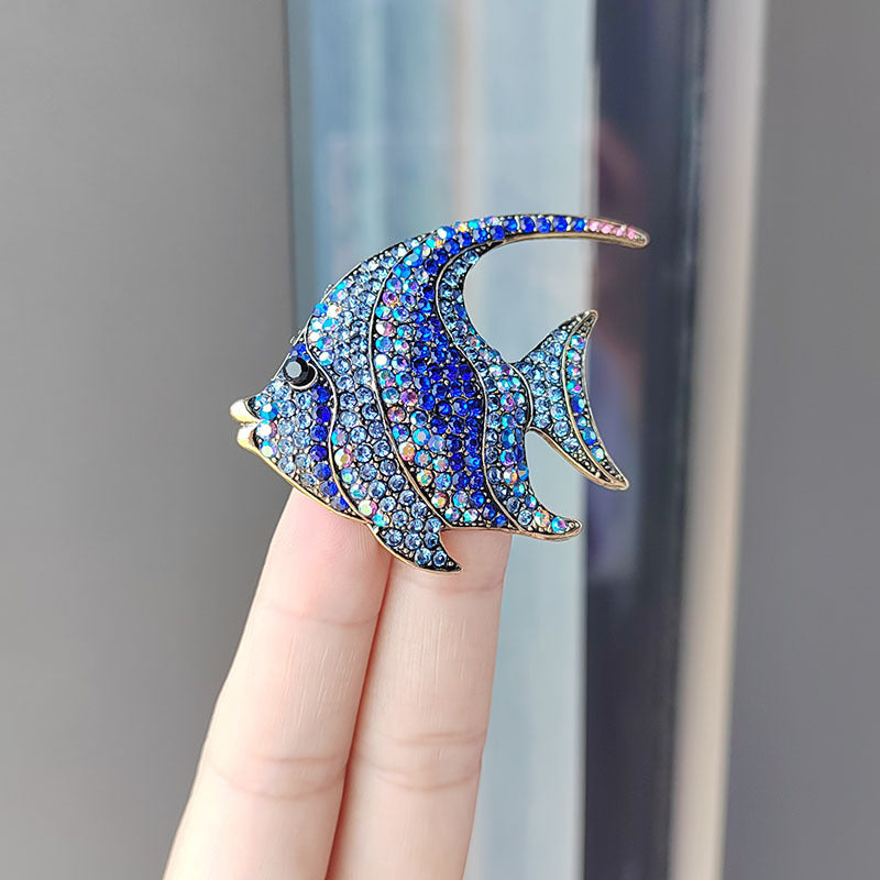 Colorful animal pin for stylish outfits - image 2