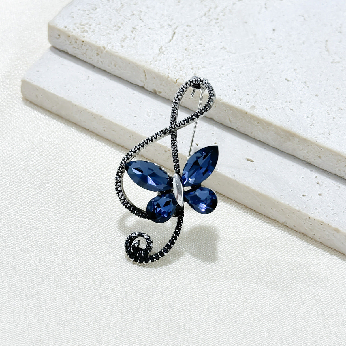 Elegant Jewelry Brooch Design 3