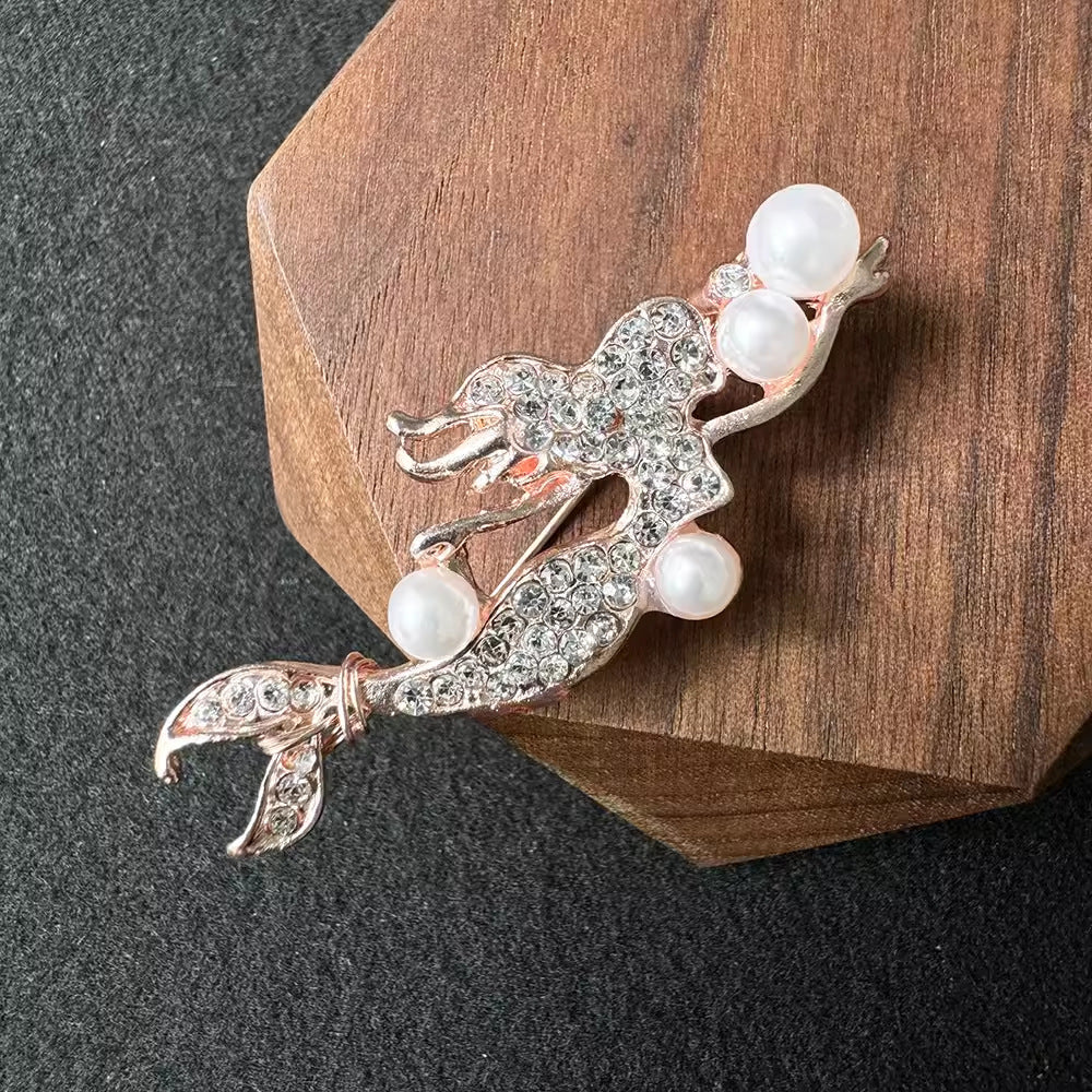 Elegant mermaid brooch with pearl details